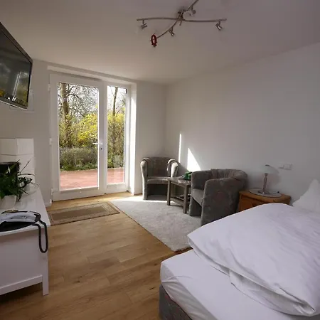 Oldenwoehrden מלון