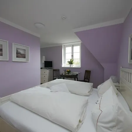 Oldenwoehrden מלון