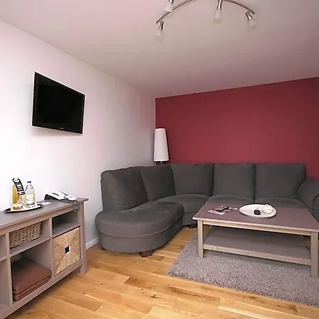 Hotel Oldenwoehrden 3*